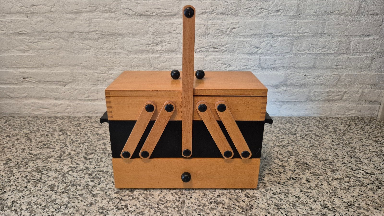 Vintage Houten Naaikist, Ophalen, Zo goed als nieuw