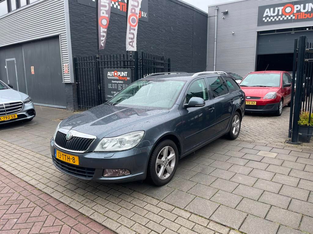 Skoda Octavia Combi 1.4 TSI Greentech Elegance Business Line, Auto's, Skoda, Voorwielaandrijving, Euro 5, Gebruikt, 4 cilinders