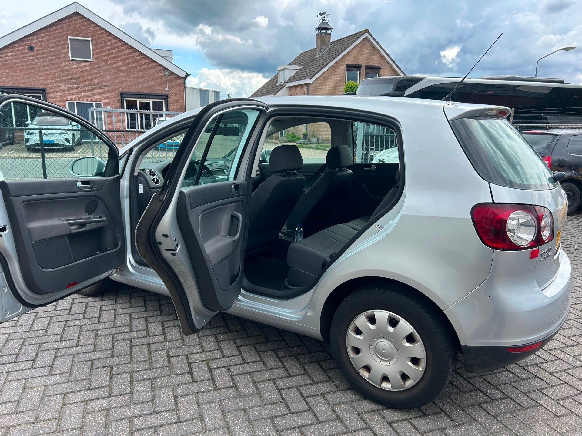 Volkswagen Golf Plus 1.6 FSI Comfortline Business | AIRCO |, Stof, Gebruikt, 4 cilinders, 116 pk