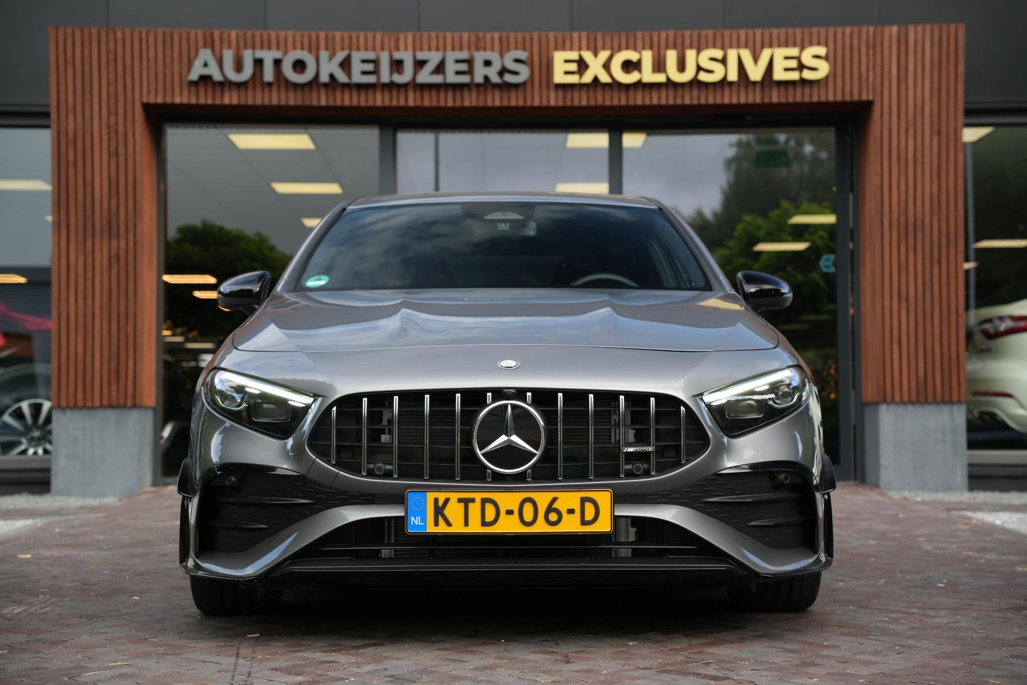 Mercedes-Benz A-klasse AMG 35 4MATIC Aero Pack Burmester Wid, Auto's, Automaat, 4 cilinders, Alcantara, 1545 kg
