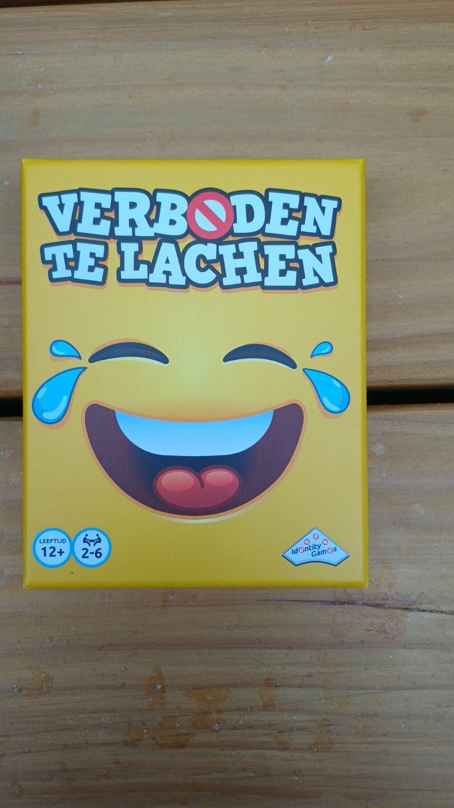 Verboden te Lachen - Hilarisch Gezelschapsspel, Een of twee spelers, Ophalen of Verzenden, Nieuw, Identity Games