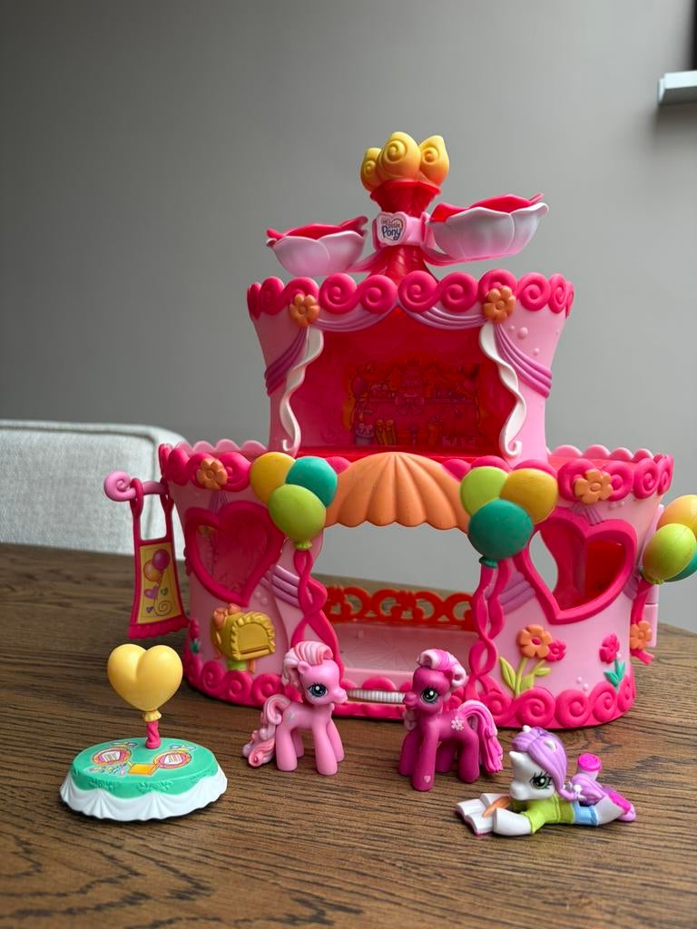 My Little Pony verjaardagstaart huis, Kinderen en Baby's, Speelgoed | My Little Pony, Ophalen of Verzenden, Gebruikt