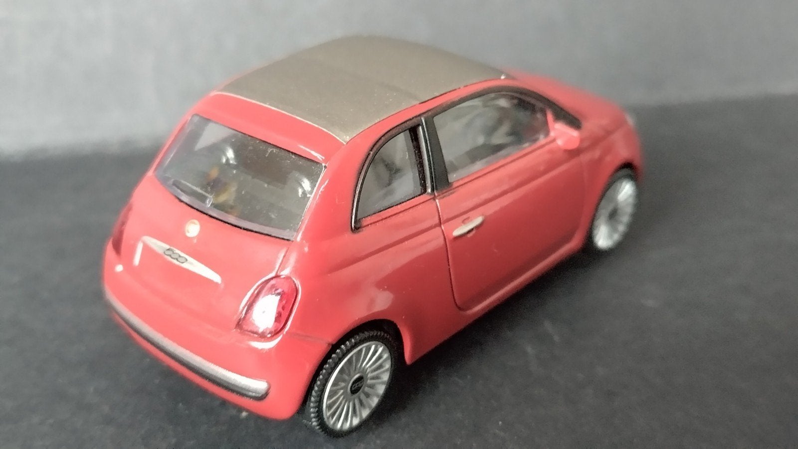 Fiat 500 1:43 Mondo Motors Pol, Overige merken, Auto, Verzenden, .