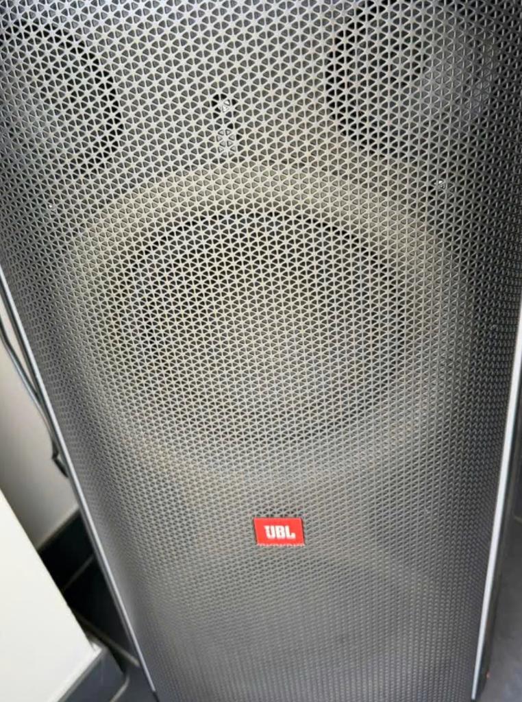Partybox 710 Jbl - incl accessoires, Audio, Tv en Foto, Luidsprekers, Ophalen of Verzenden, Zo goed als nieuw, 120 watt of meer