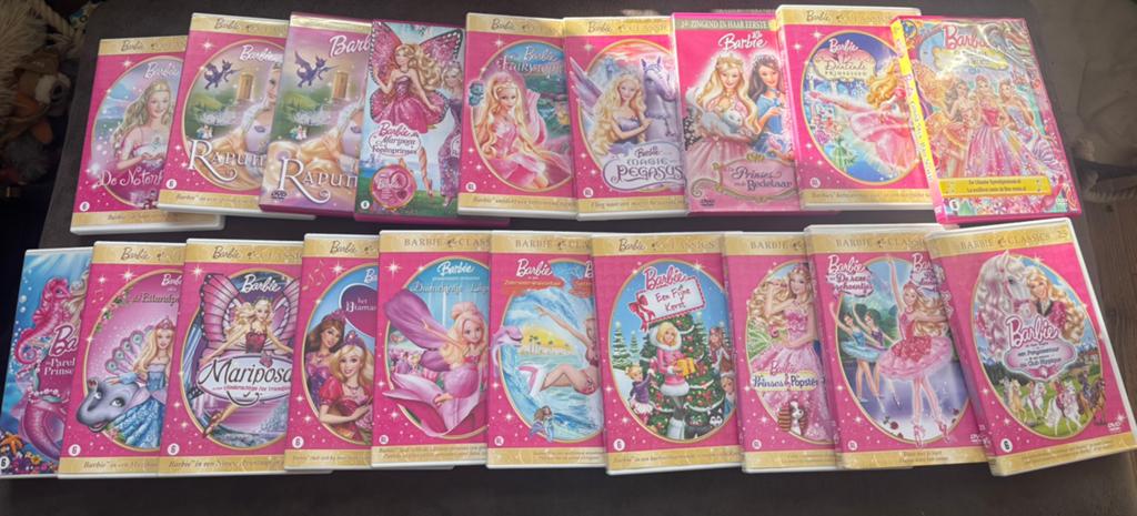 19 diverse Barbie DVD’s, Alle leeftijden, Overige genres, Ophalen of Verzenden, Zo goed als nieuw