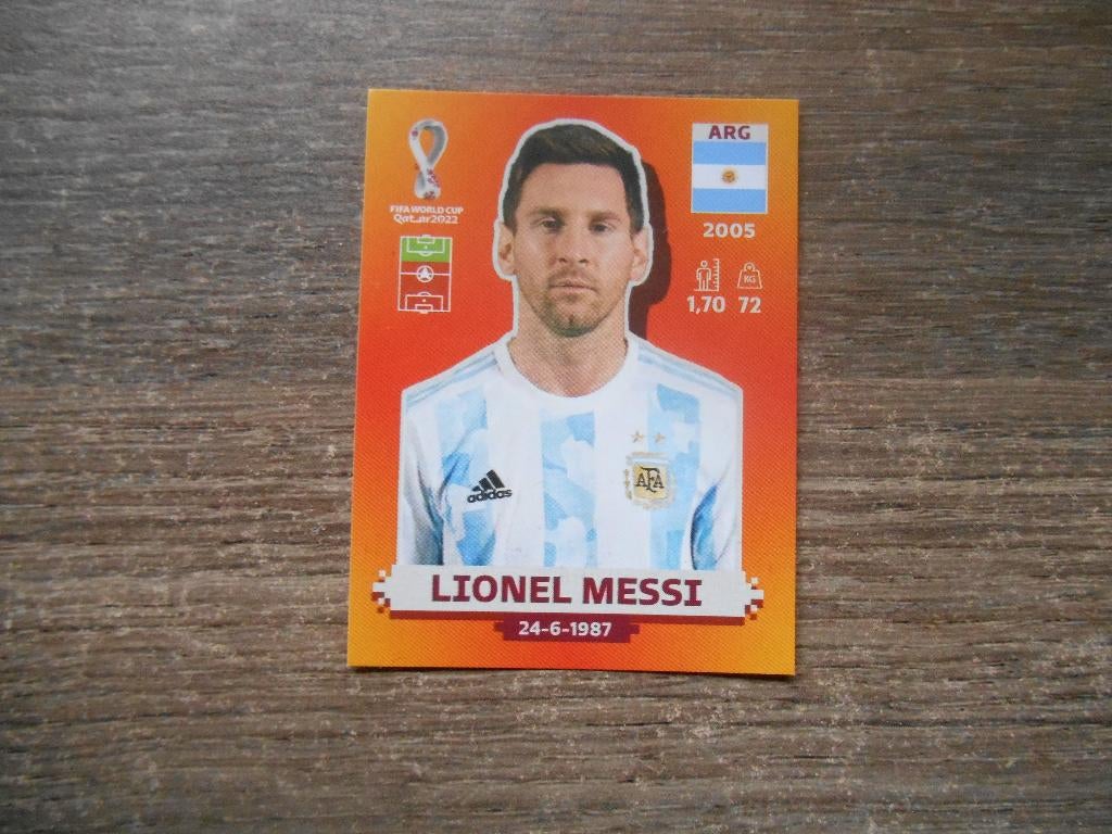 Lionel Messi voetbalplaatje WK 2022 Qatar Oranje LEZEN, Ophalen of Verzenden, Nieuw, Buitenlandse clubs, Poster, Plaatje of Sticker