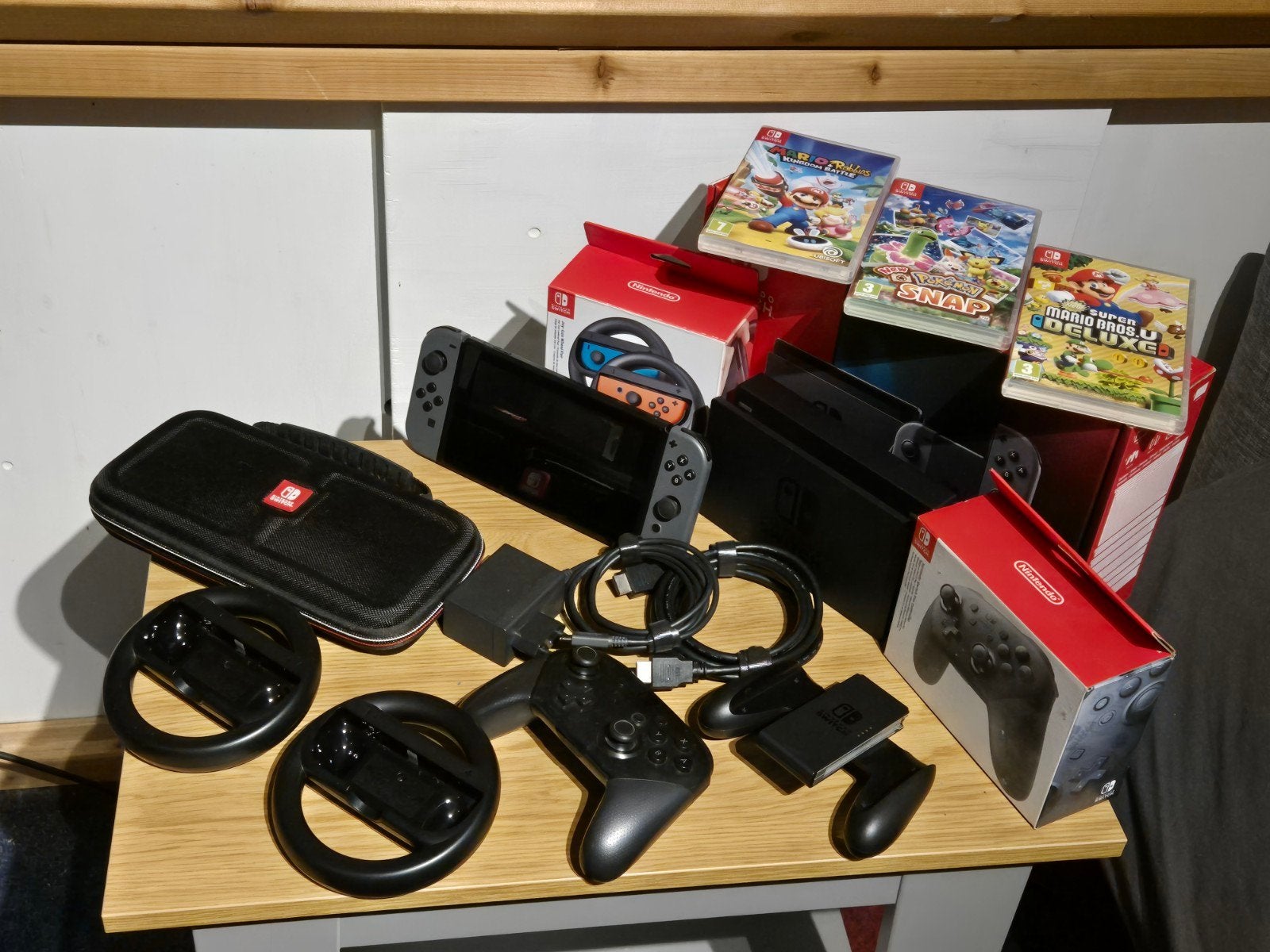 Nintendo Switch + Pro Controller + Joy-Con Stuurset + 3 Game, Switch 2019 Upgrade, Ophalen of Verzenden, Met 1 controller, Gebruikt