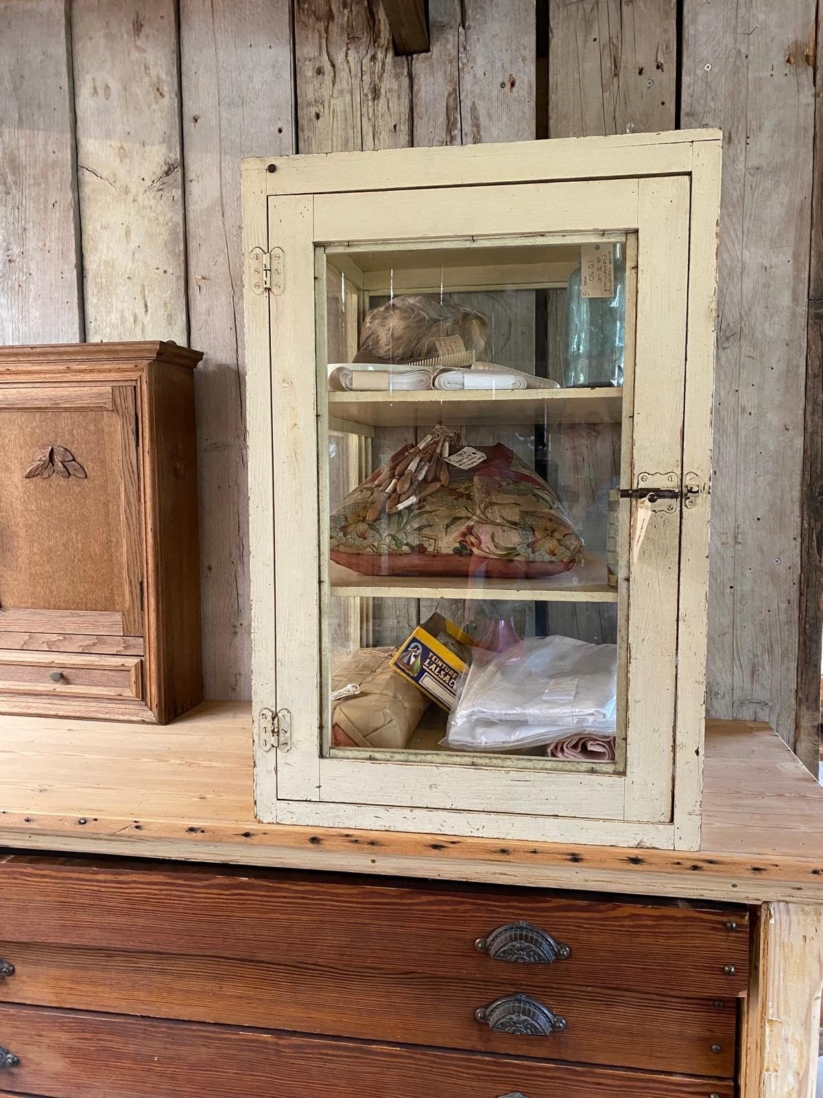 Antieke toonbankvitrine vitrine kast van Pacha