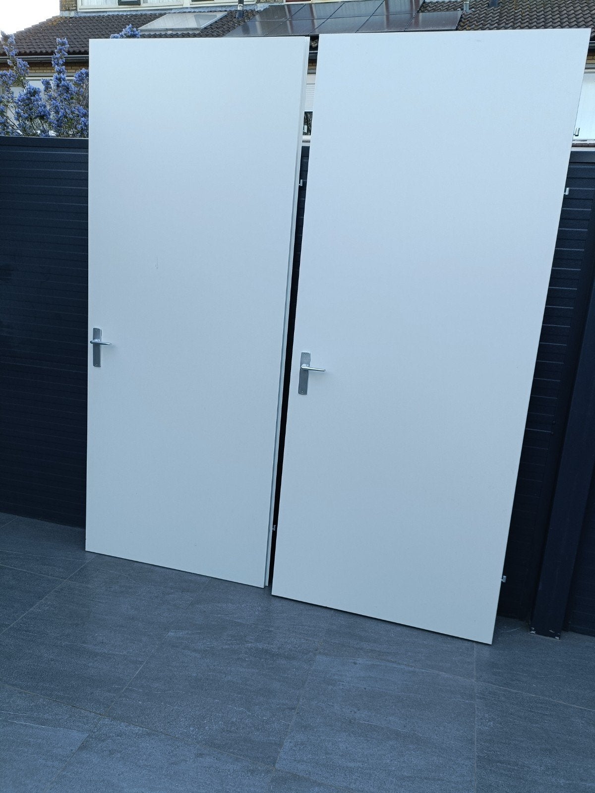 Twee witte binnendeuren met klinken, 231.5 x 93 cm, 80 tot 100 cm, 215 cm of meer, Binnendeur, Ophalen of Verzenden