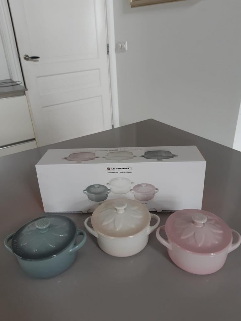 Le Creuset Sunflower Mini Cocottes Set, Ophalen of Verzenden, Nieuw, Overige stijlen