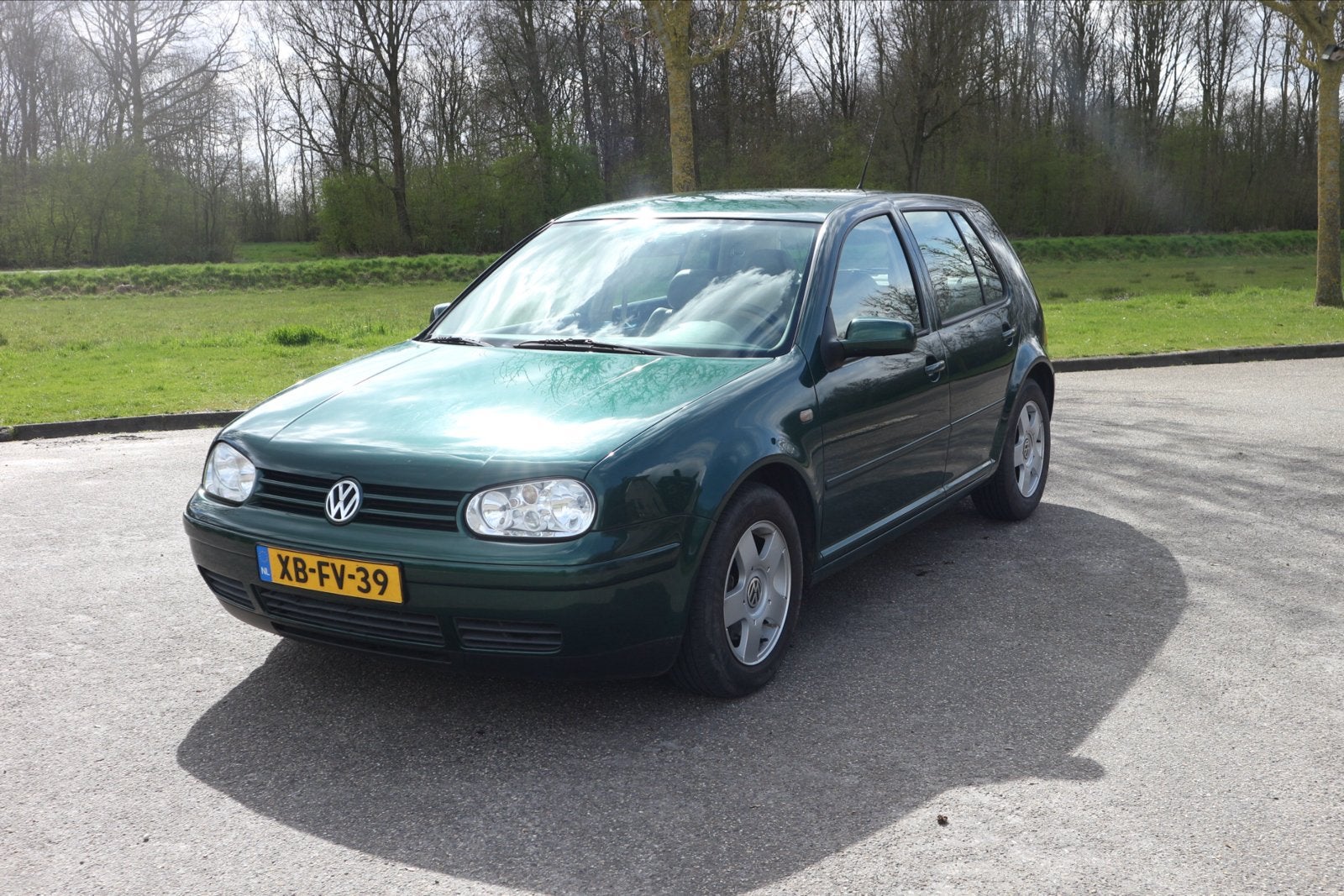 Volkswagen Golf 2.3 V5 110KW AUT 1998 Groen, Auto's, Volkswagen, 650 kg, 149 pk, 1500 kg, 2324 cc