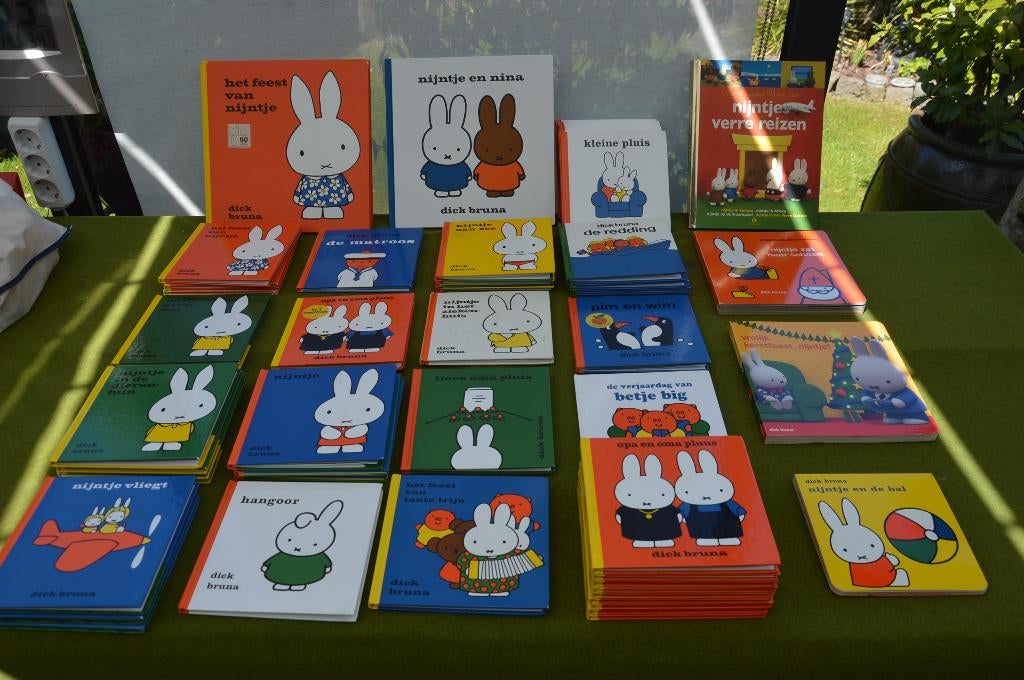 42 vierkanten Nijntje boekjes Dick Bruna: Betje Big, Kleine, Ophalen of Verzenden, Gelezen, Fictie algemeen, Voorleesboek