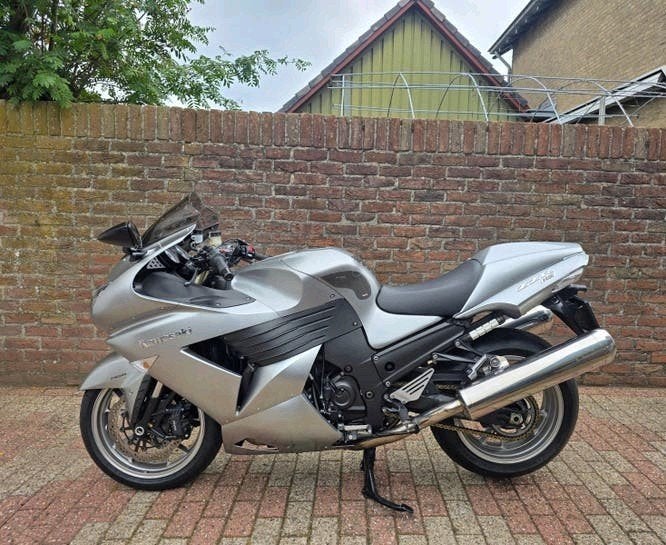 Kawasaki ZZR 1400 ABS | 2009 | 14705 KM | Z.G.A.N Pirelli's, 4 cilinders, Motorrijbewijs A, Sport, Meer dan 35 kW