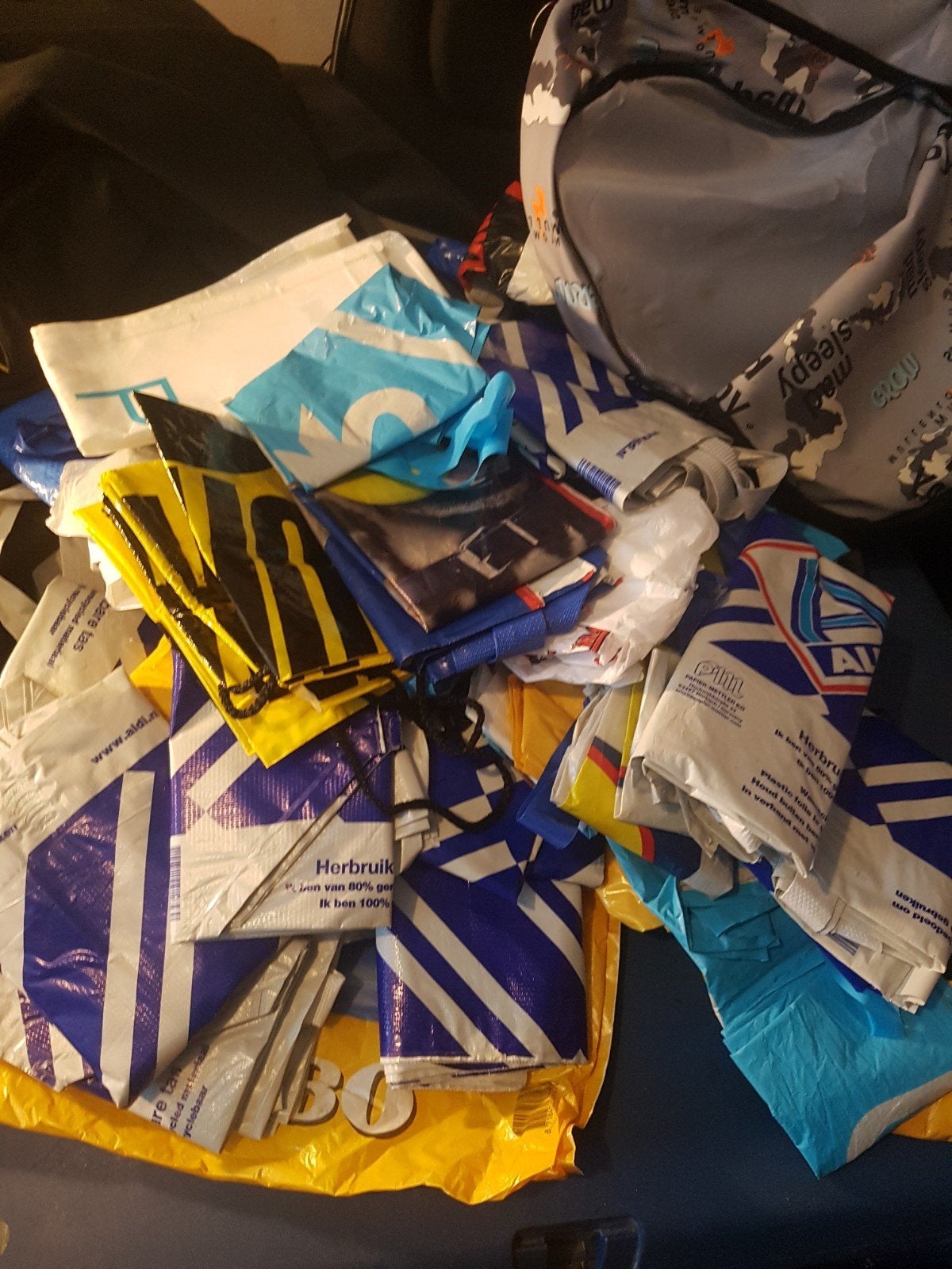 100 plastic boodschappentassen, gratis rugzak, Ophalen, Nieuw
