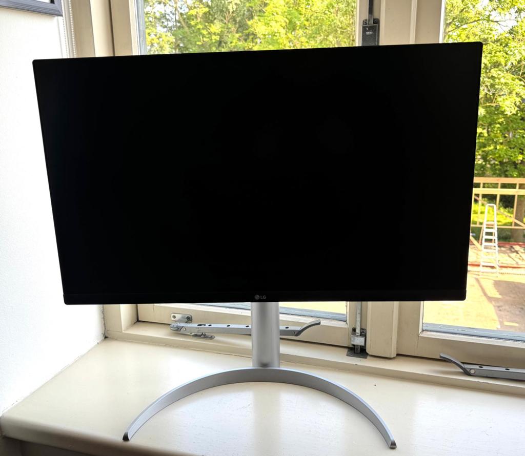 LG scherm 27 inch, Computers en Software, Monitoren, Zo goed als nieuw, 60 Hz of minder, DisplayPort, HDMI, USB-C, Ingebouwde speakers