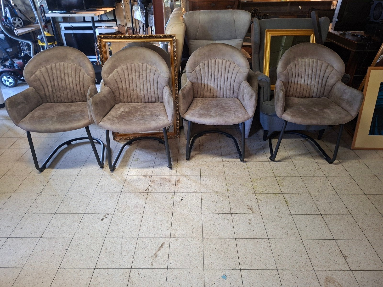 4 x industriële eetkamerstoelen sb kringloop, Ophalen, Zo goed als nieuw