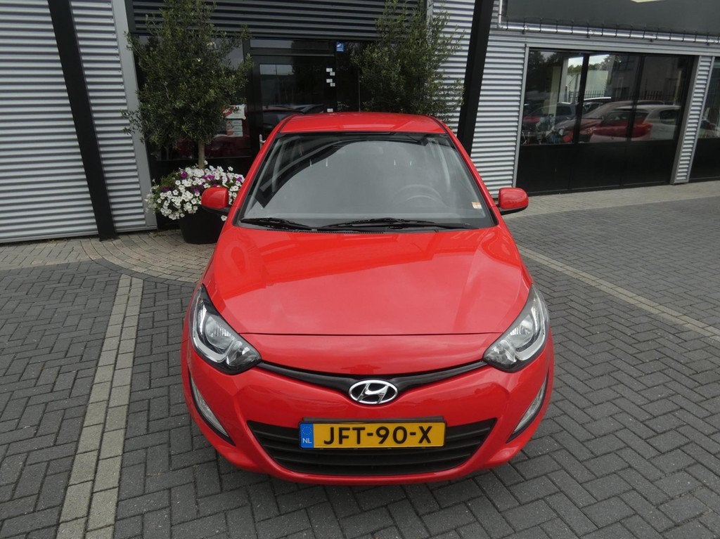 Hyundai I20 1.2i i-Catcher, Auto's, Euro 5, 4 cilinders, Bedrijf, Grijs