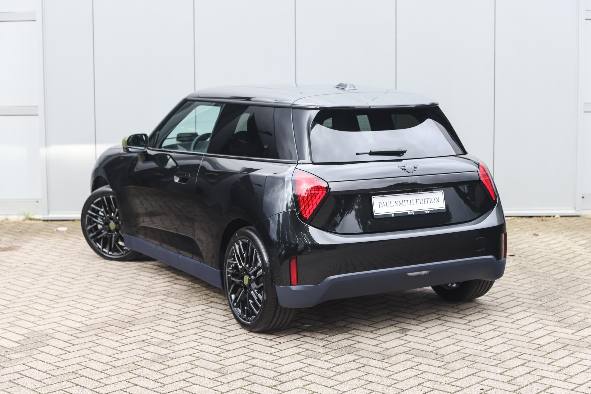 MINI Hatchback Cooper SE / Pakket XL / Panoramadak / JCW Spo, Dealer onderhouden, 4 stoelen, Leder en Stof, Nieuw