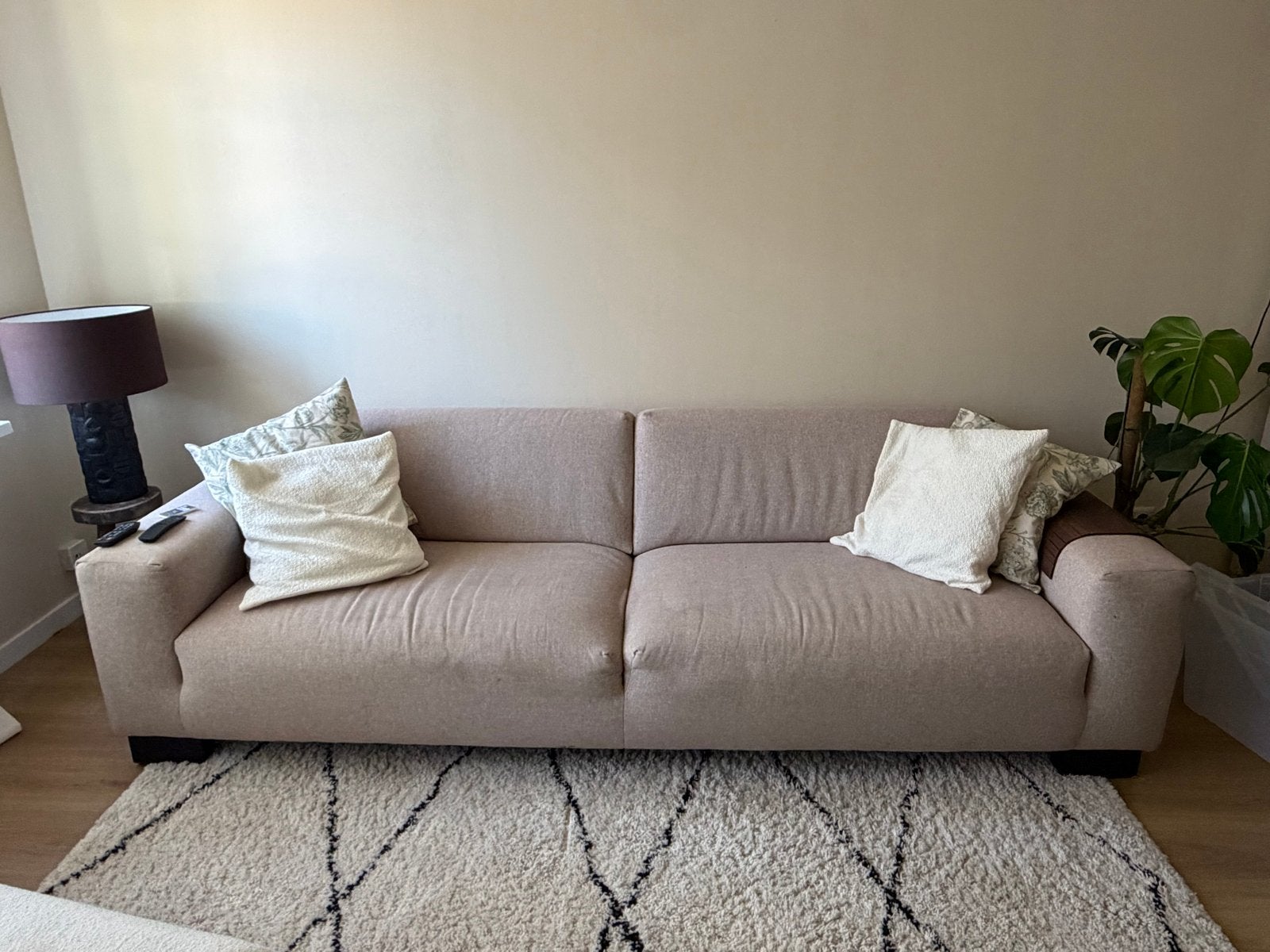 Comfortabele 3-zits bank, lichtbeige stof Montel, Ophalen, Gebruikt, Driepersoons, 75 tot 100 cm