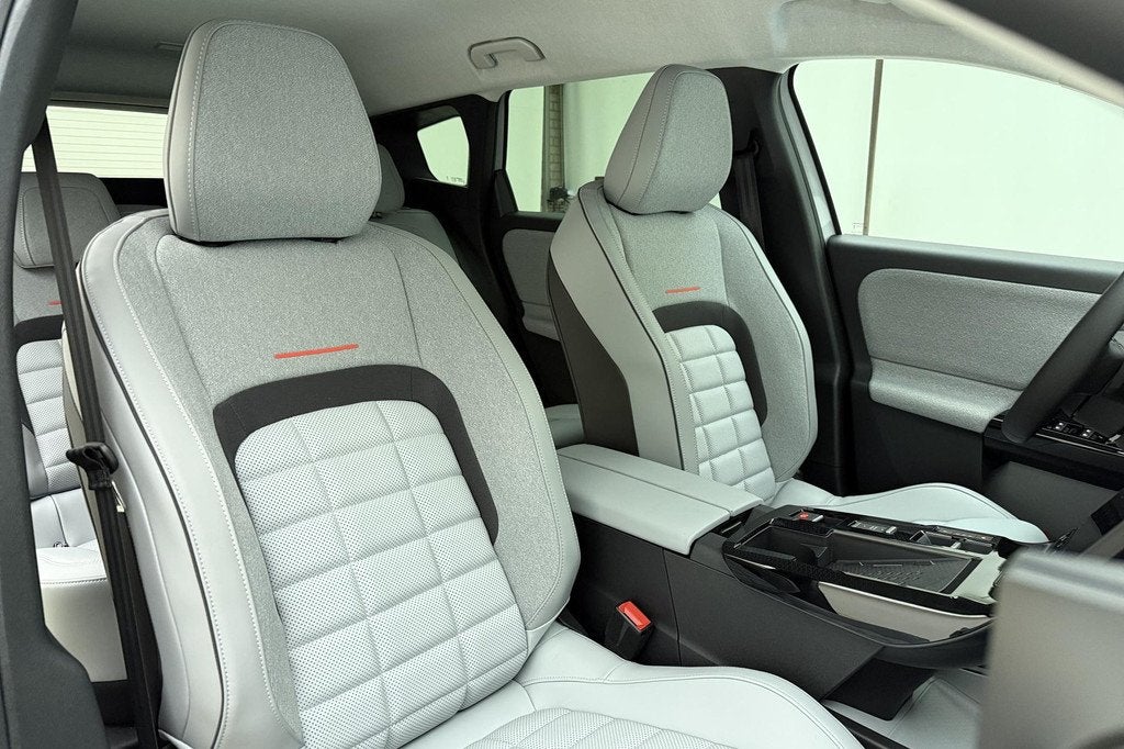 Citroen C5 Aircross 1.6 Plug-In Hybrid 195 Max | DEMO | Stoe, Auto's, Citroën, 1849 kg, 4 cilinders, C5 Aircross, Wit