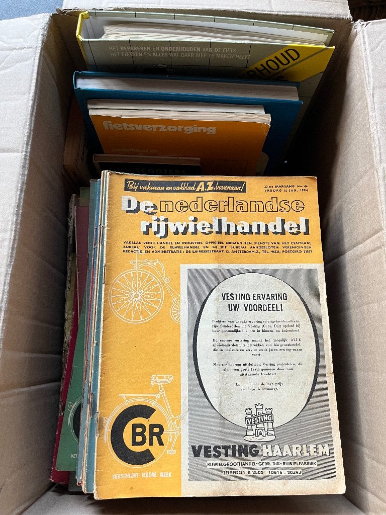 Doos fiets rijwiel documentatie, Ophalen