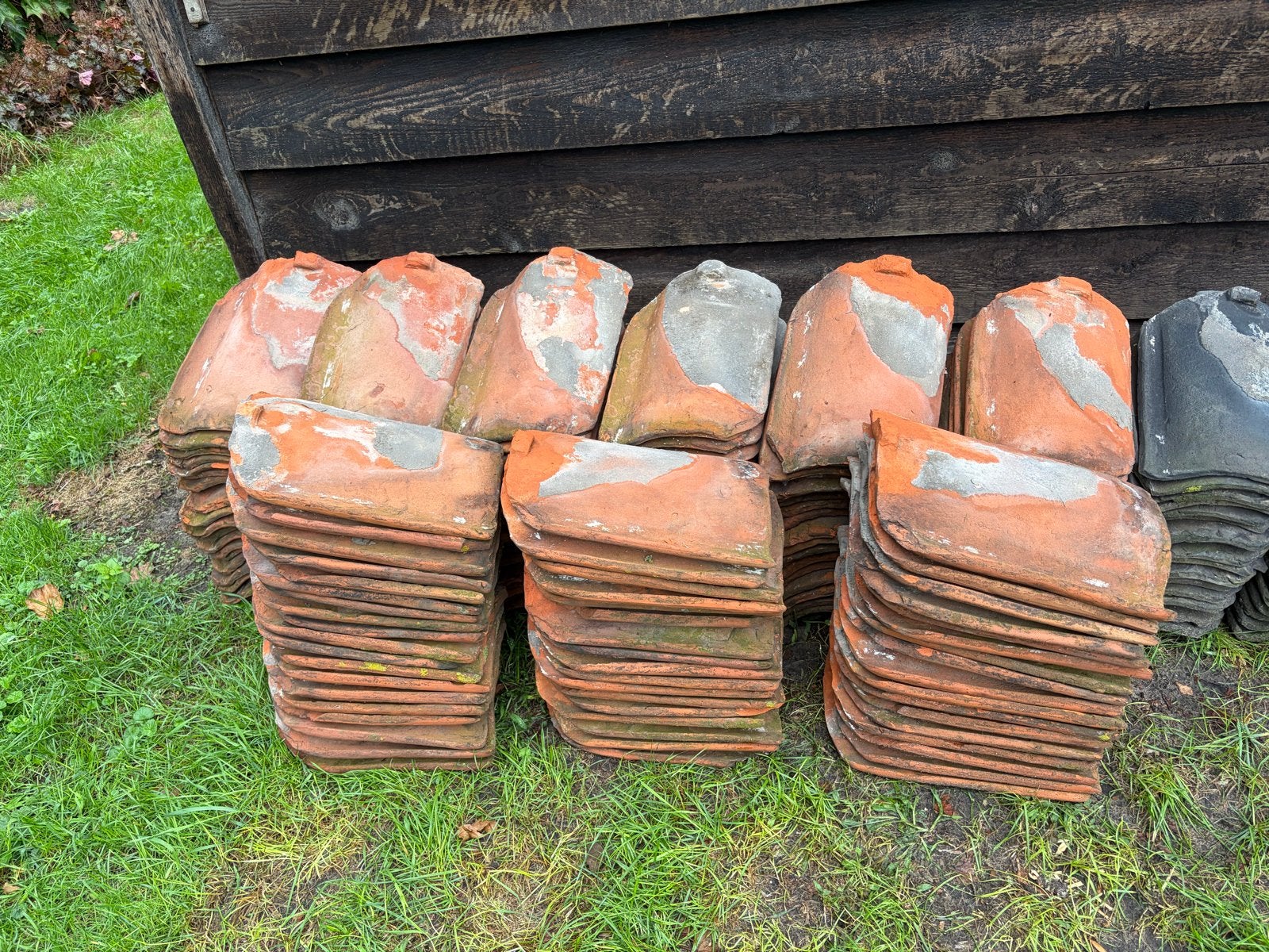 Oud-Hollandse handvorm dakpannen in de kleur oranje-rood., Ophalen, Gebruikt, Steen of Klei, 50 tot 150 cm