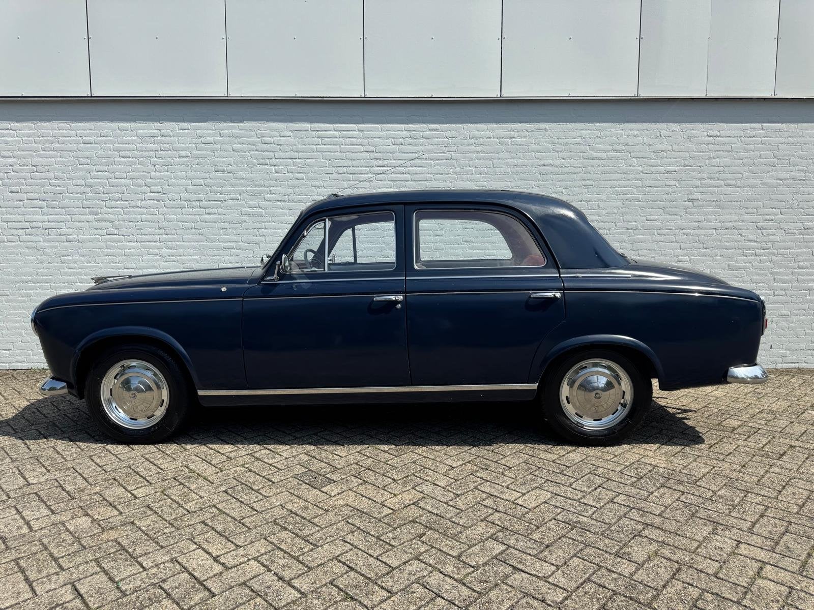 Peugeot 403 Compressor Berline Schuifdak OPRUIMING | OUTLETD, Auto's, Blauw, Leder, Bedrijf, Handgeschakeld