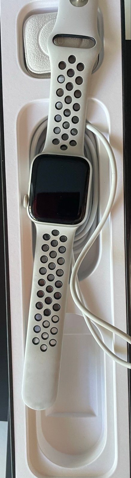 Apple Watch Series 4 Nike+ GPS 40mm Zilver Aluminium, Afstand, IOS, Ophalen of Verzenden, Zo goed als nieuw