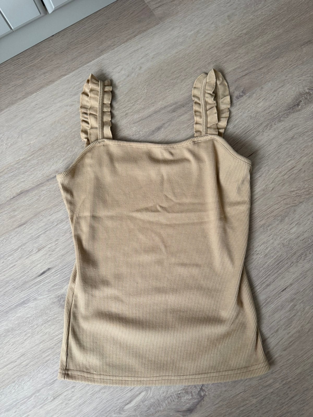 Beige top maat S, Ophalen of Verzenden, Zo goed als nieuw, Maat 38/40 (M), Zonder mouw