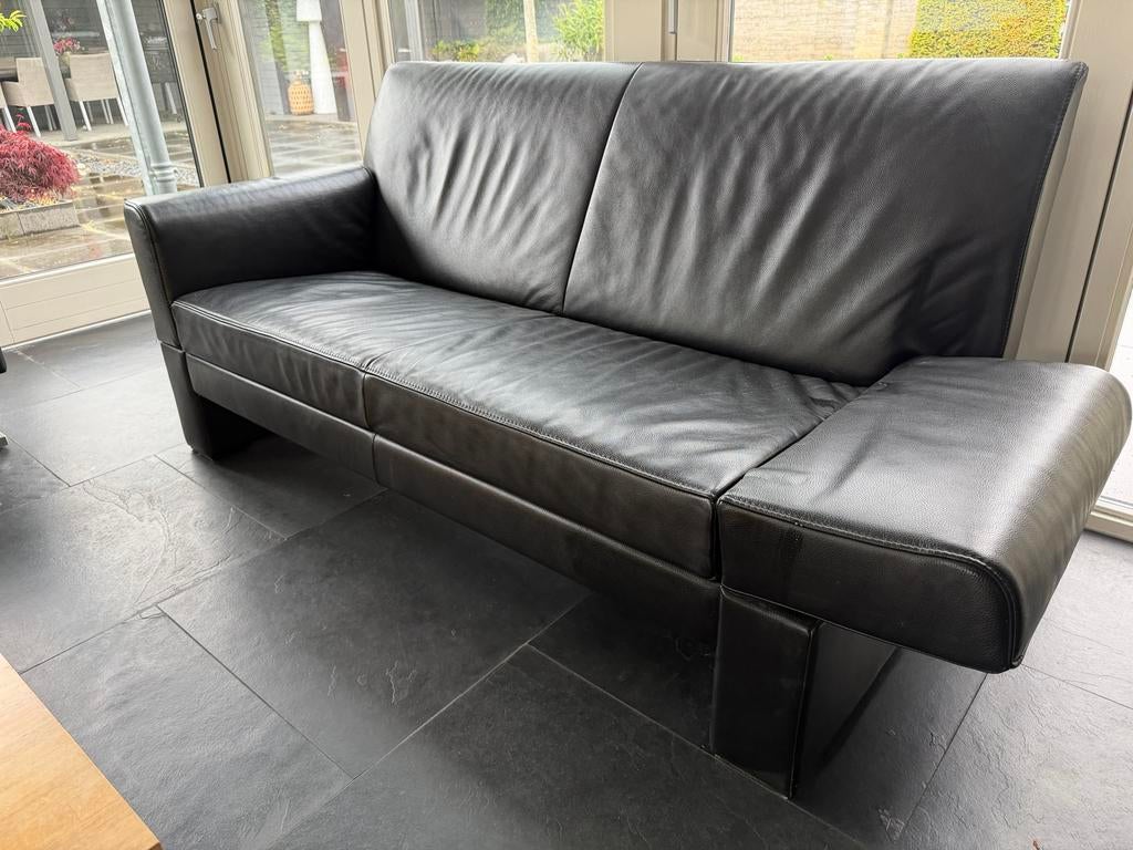 Jori Originals 2,5-zits bank — zwart leder — Belgisch design, Huis en Inrichting, Banken | Bankstellen, Ophalen, Gebruikt, Driepersoons
