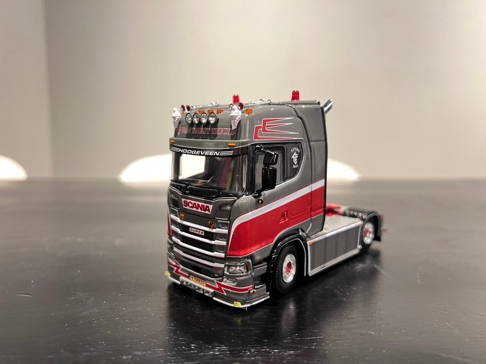 Wsi Scania 660s Van Triest Trucks, Nieuw, Ophalen of Verzenden, Bus of Vrachtwagen, Nvt