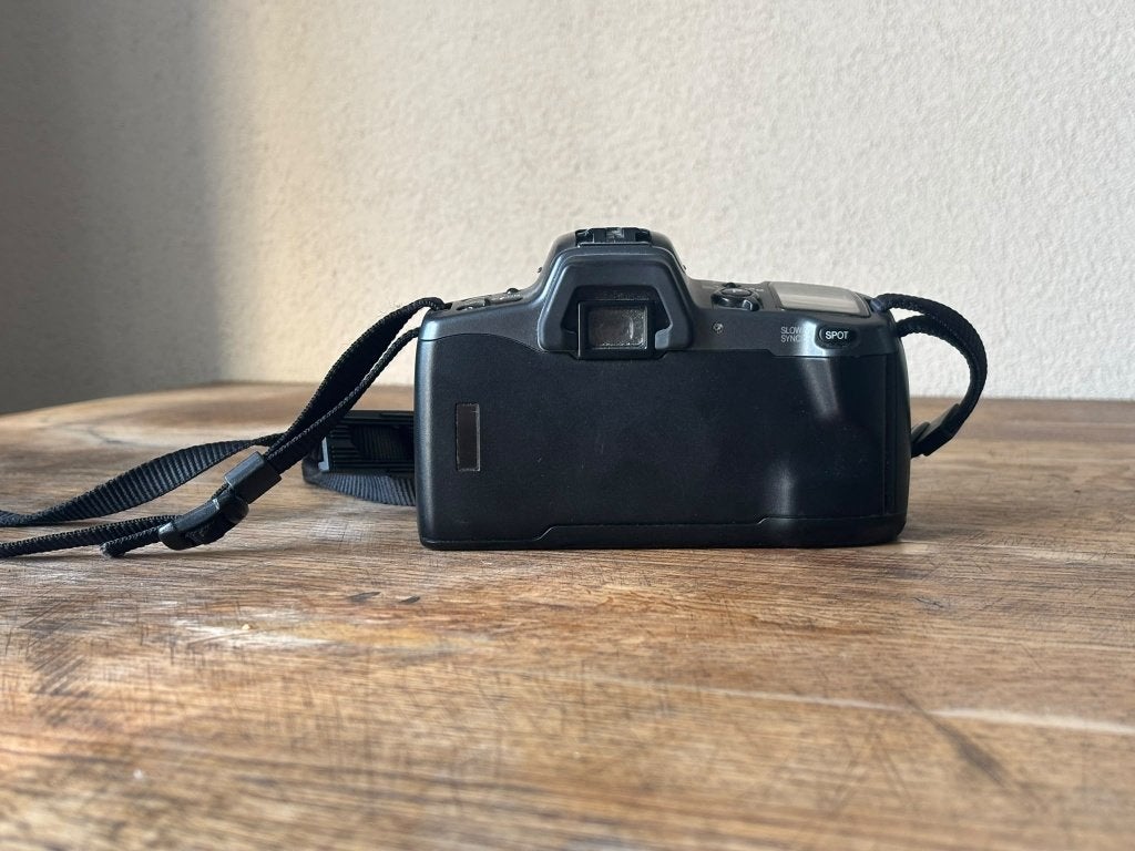 Foto 5 van Minolta Dynax 500si Super analoge SLR camera (body) + 1 accu