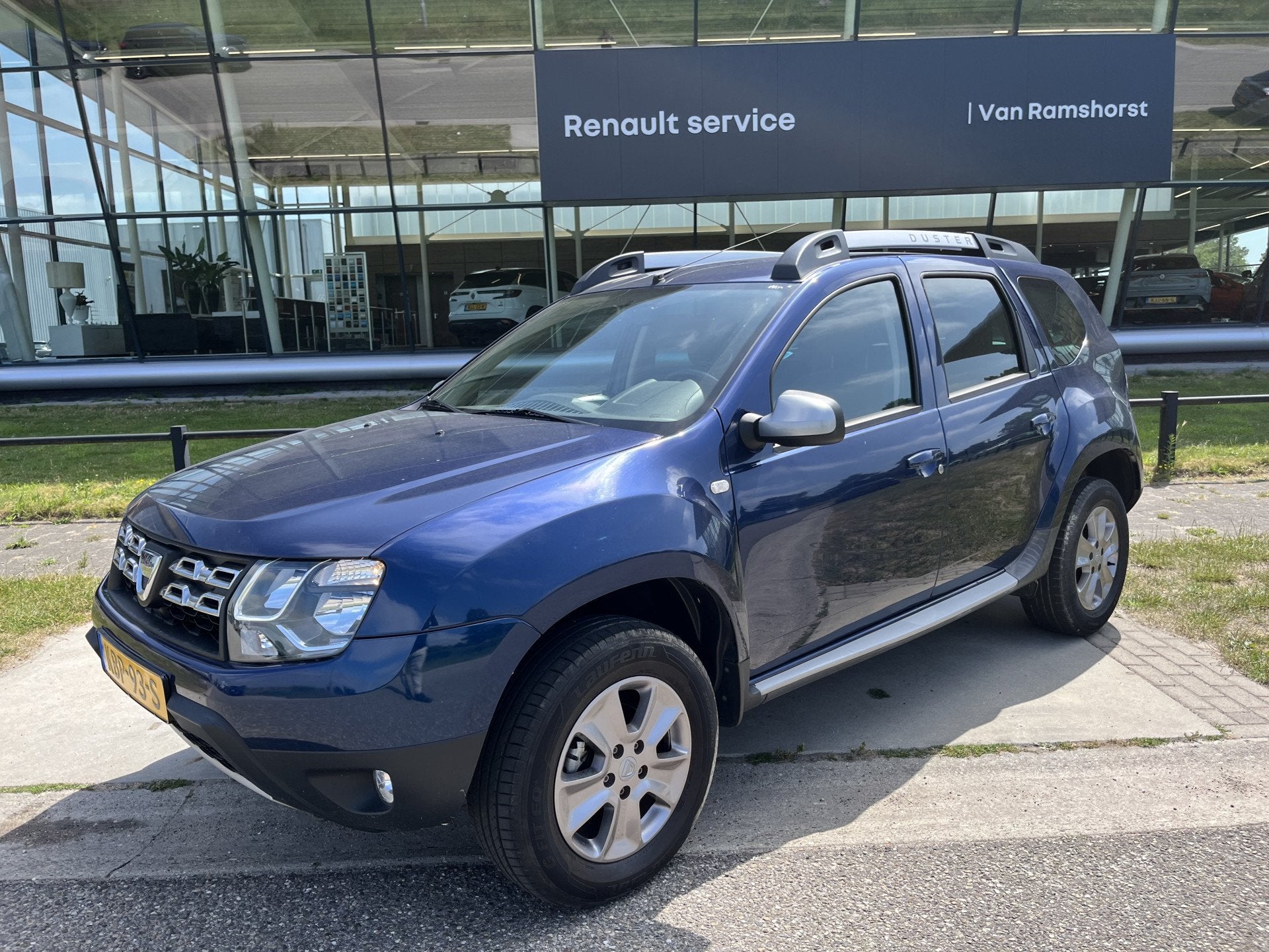 Dacia Duster 1.2 TCe 4x2 Prestige 126PK / Trekhaak / Airco /, Auto's, Stof, Gebruikt, Bedrijf, Handgeschakeld