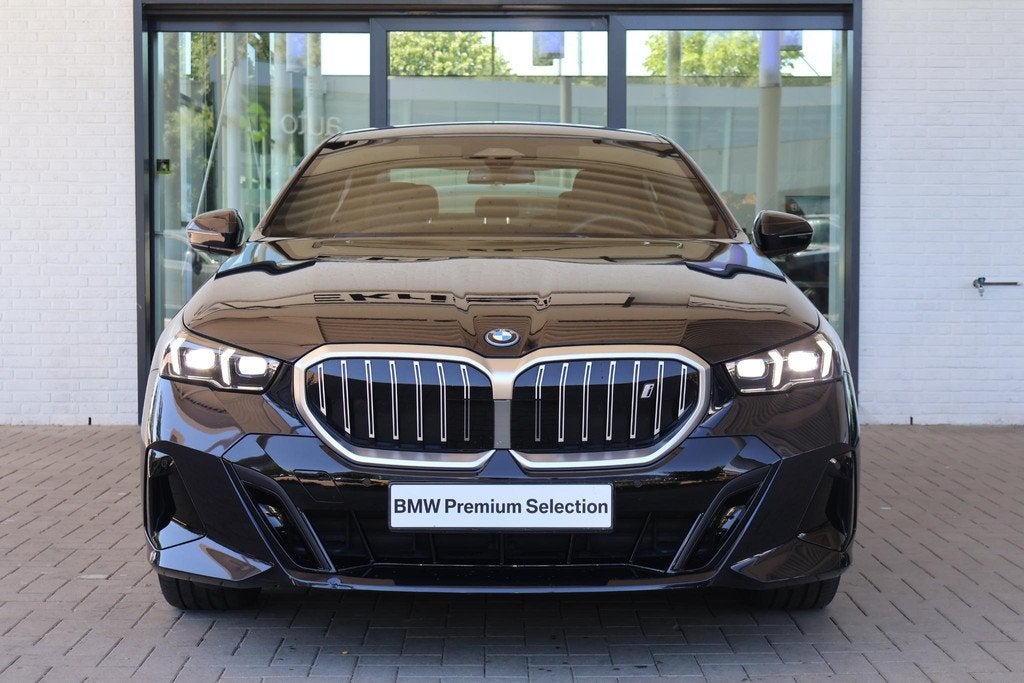 BMW i5 Sedan eDrive40 | M Sport | Leder/Alcantara | Driving, Auto's, BMW, Automaat, Achterwielaandrijving, Gebruikt, Zwart