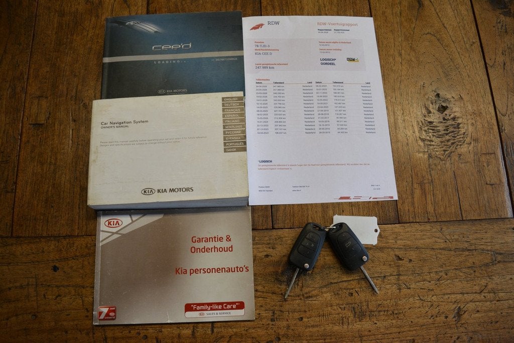 Kia Cee'd Sporty Wagon 1.4 CVVT Navigator Plus Pack | Navi |, Auto's, Kia, Voorwielaandrijving, Euro 5, Stof, 4 cilinders
