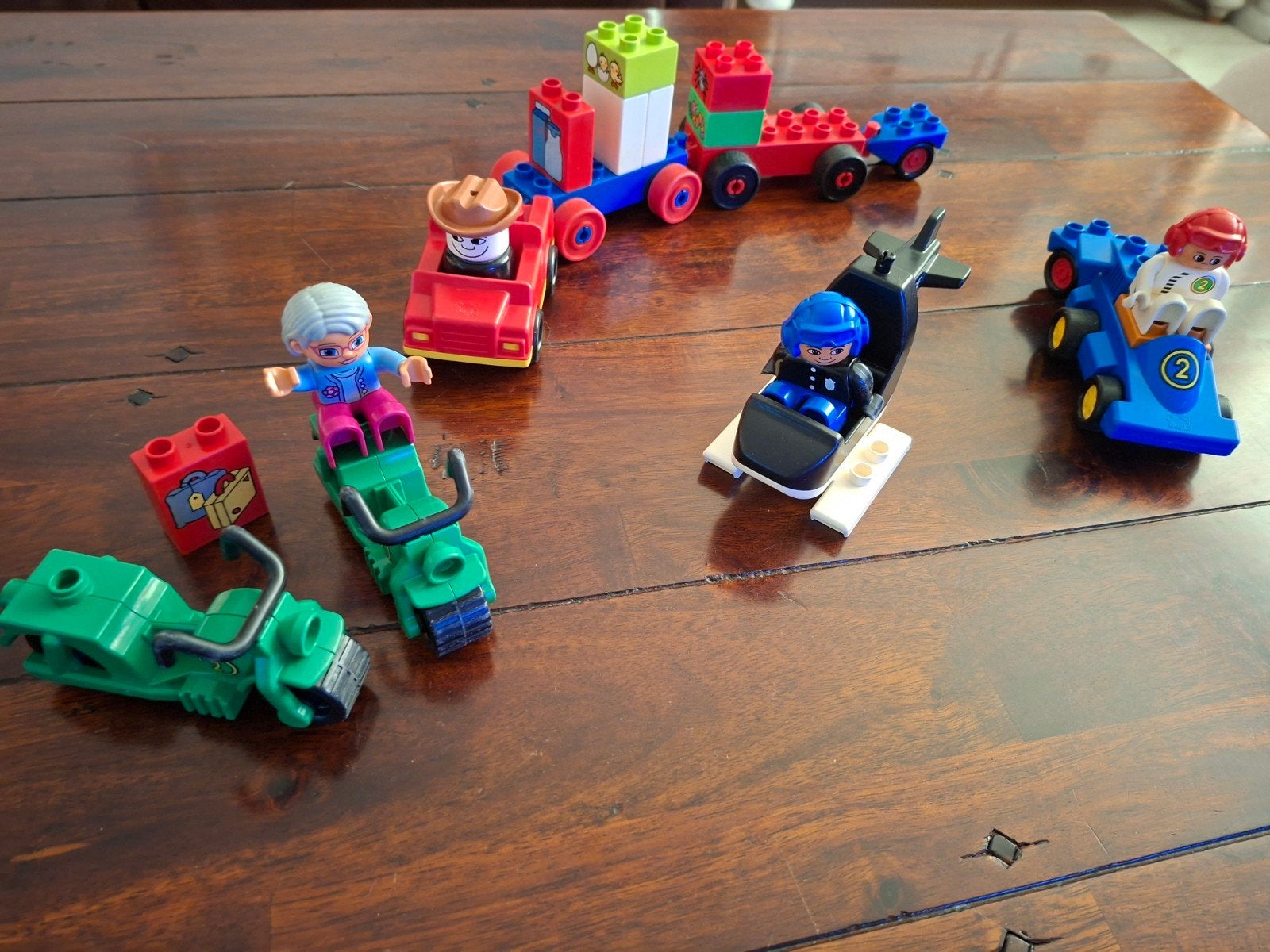 duplo racewagen, bestuurders,brommers, wagentje, Ophalen of Verzenden