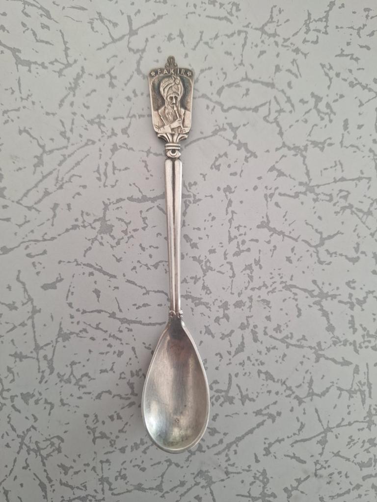 Oude Efteling Theelepel Fakir - Vintage Souvenir, Verzamelen, Ophalen of Verzenden, Gebruikt, Gebruiksvoorwerp