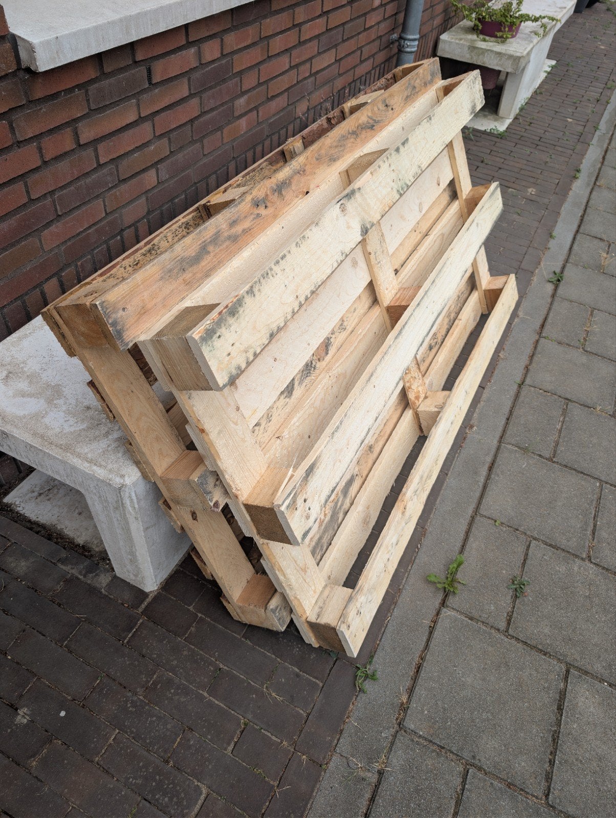 Twee gratis pallets af te halen, Ophalen