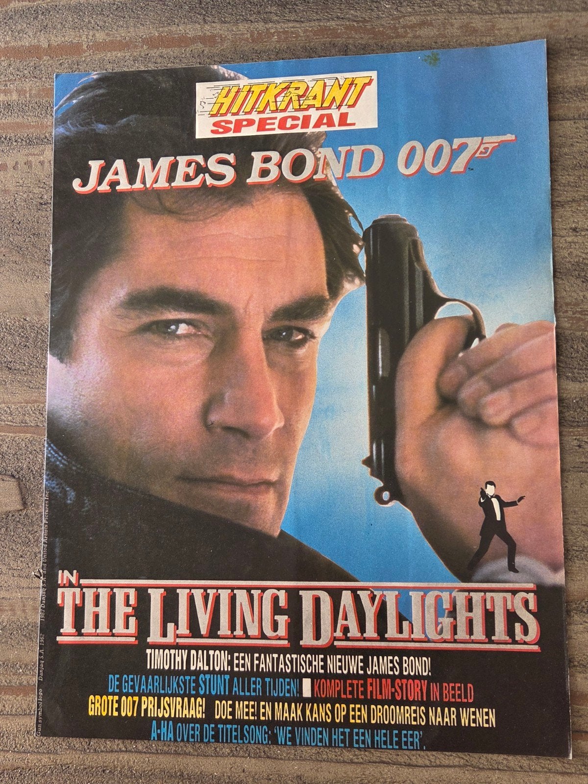 Hitkrant Special: James Bond 007 - The Living Daylights, Ophalen of Verzenden, Gelezen, Muziek, Film of Tv