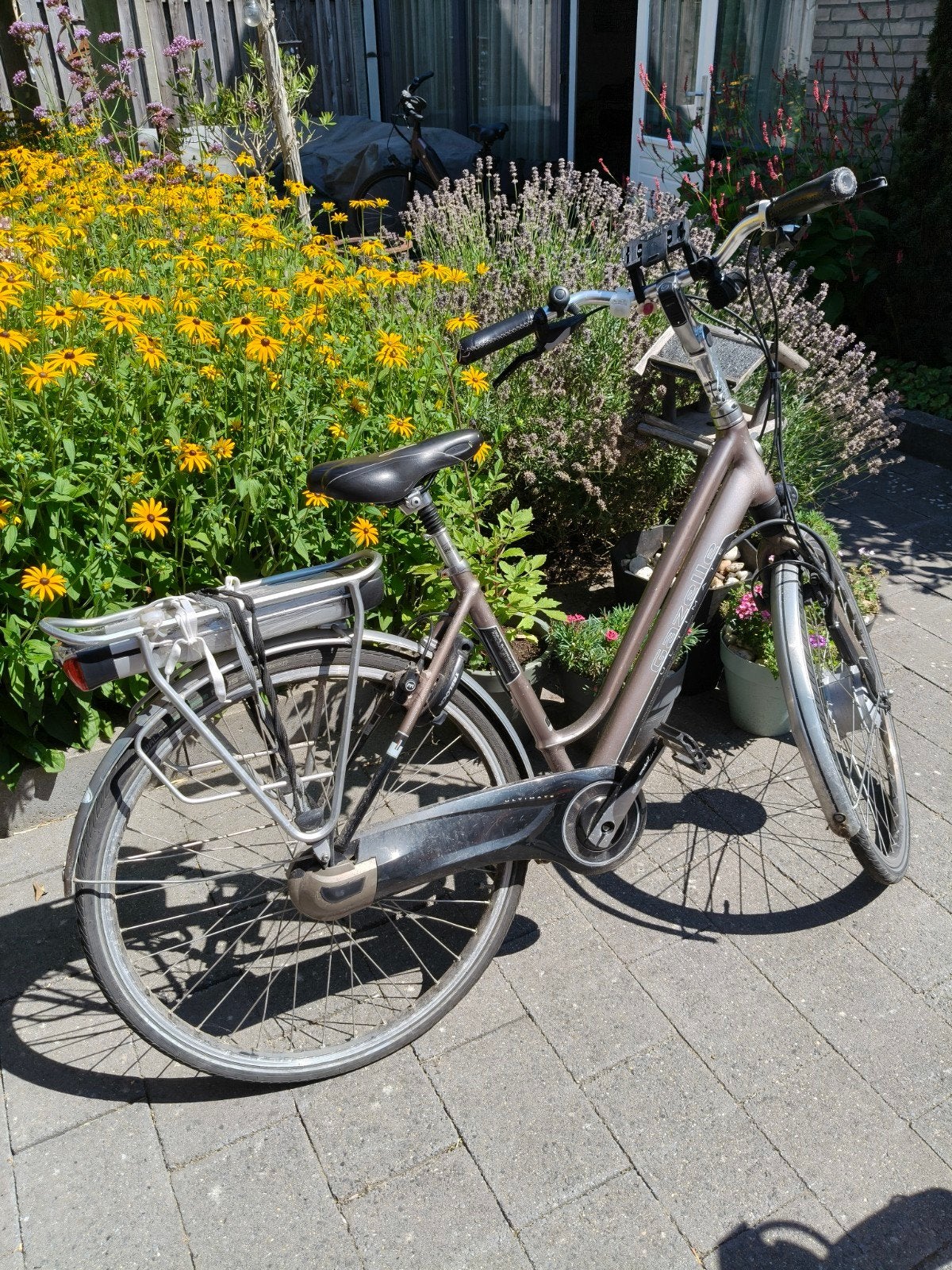 Gazelle elektrische fiets - voor onderdelen of reparatie, Fietsen en Brommers, Elektrische fietsen, Ophalen