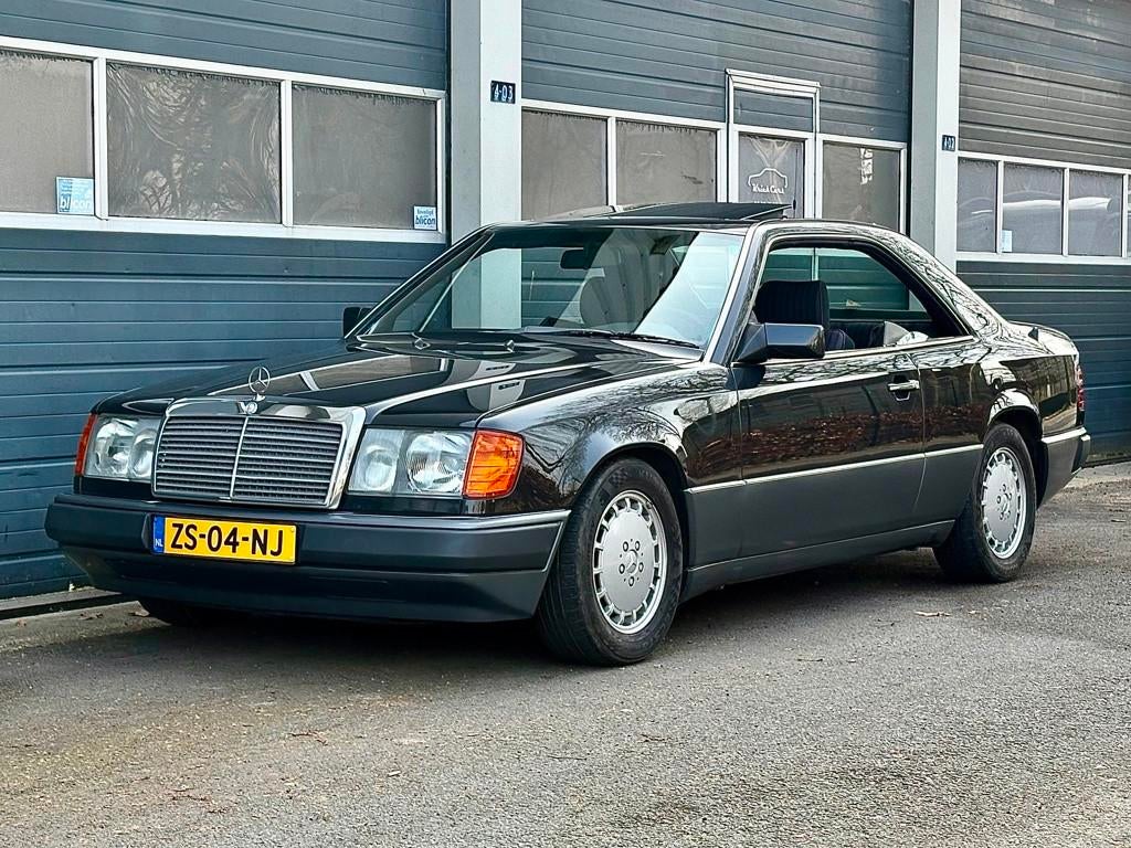 Mercedes-Benz 200-500 (W124) 230 CE, Auto's, Mercedes-Benz, Gebruikt, 4 cilinders, 700 kg, 4 stoelen
