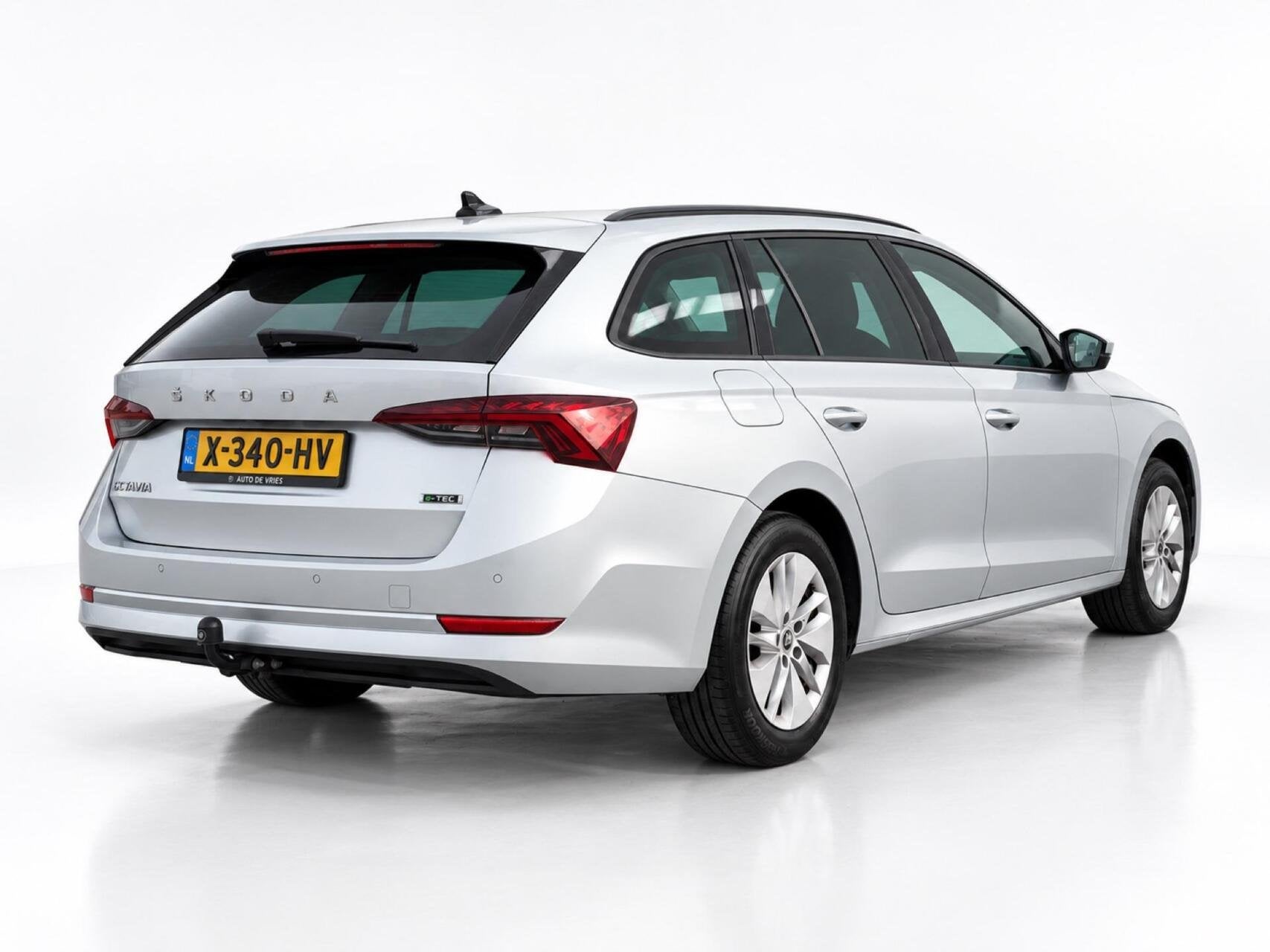 Skoda Octavia Combi 1.0 e-TSI 110pk DSG Business Edition | N, Dealer onderhouden, Stof, Gebruikt, Automatische klimaatregeling