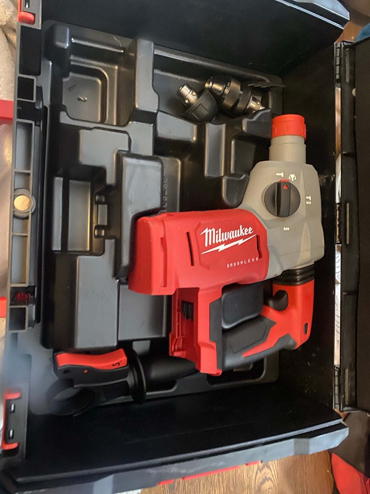 Milwaukee Boorhamer M18 FUEL met 5.0 Ah accu en lader, 600 watt of meer, Boor- en/of Breekhamer, Ophalen of Verzenden, Zo goed als nieuw