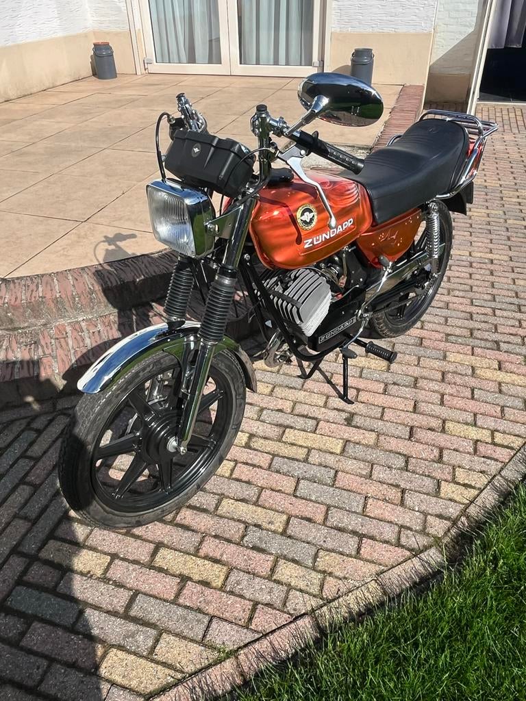 Zundapp 529 Bromfiets - Oranje Klassieker