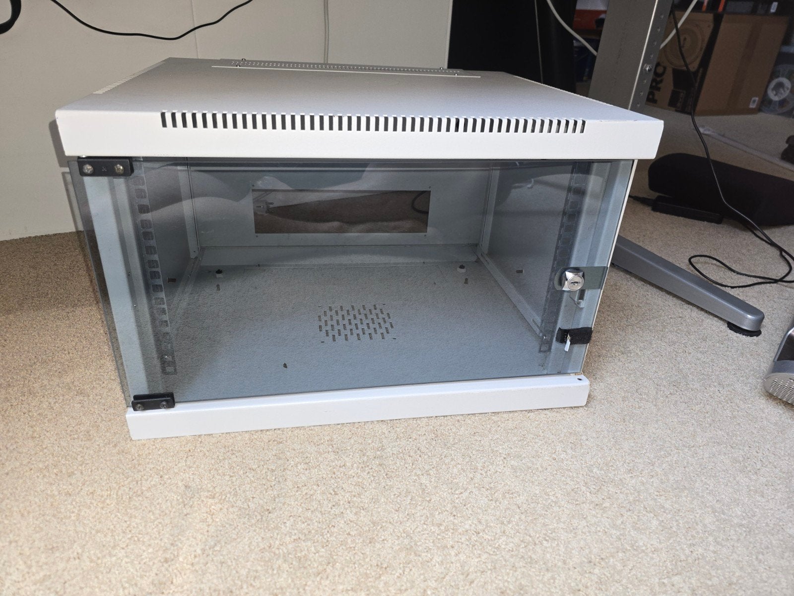 19 inch 6U Patch/Netwerkkast - Ideaal voor thuisnetwerk, Computers en Software, Serverkasten, Ophalen, Gebruikt, Glas, Plaatstaal