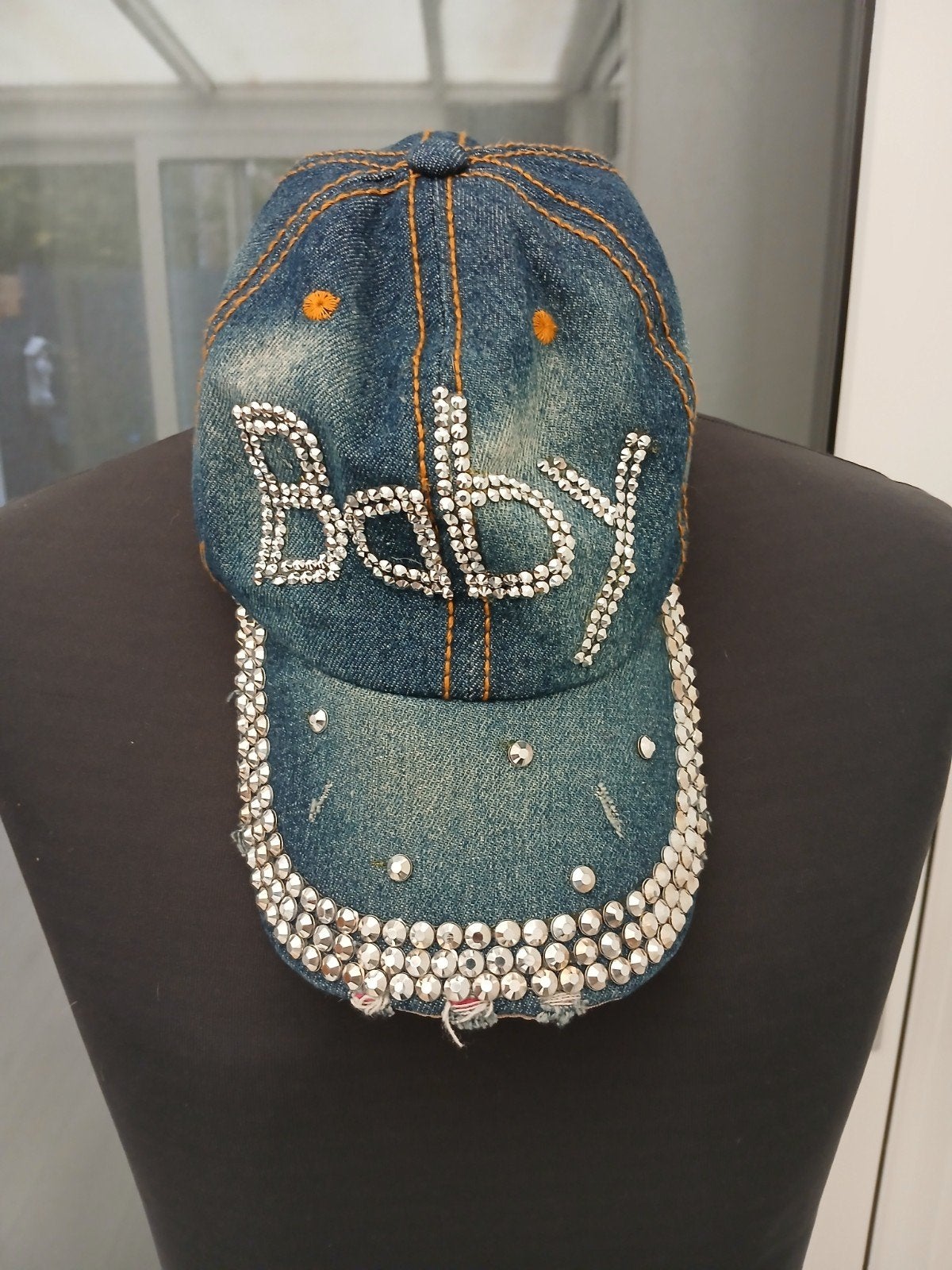 Baseballcap maat 9 met 'Baby' en strass steentjes, Ophalen of Verzenden, Gedragen, One size fits all, Pet