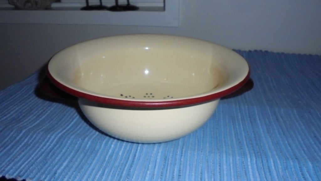 beige emaille vergiet, doorsnee 28cm, Ophalen of Verzenden