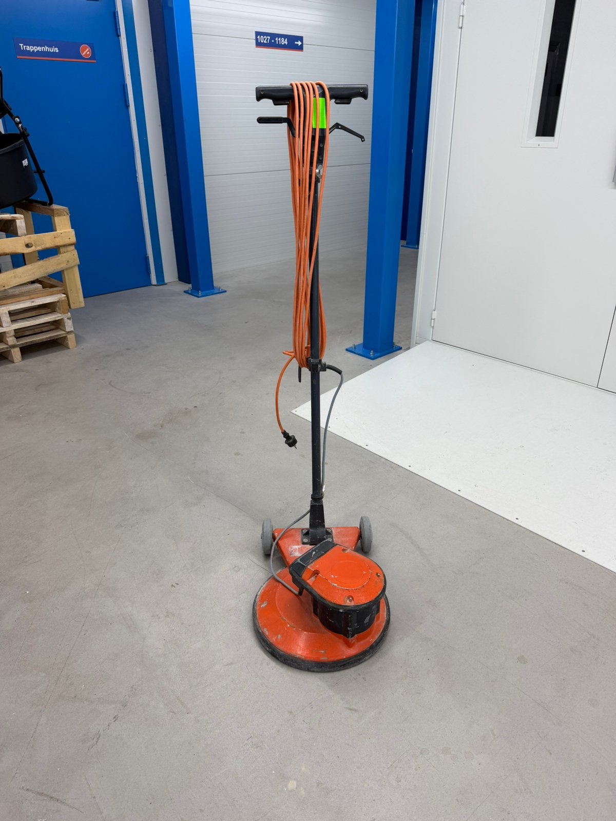 Schwamborn STR 580 E VF Vloermachine / Betonschuurmachine, Ophalen, Gebruikt, 600 tot 1200 watt, Overige typen