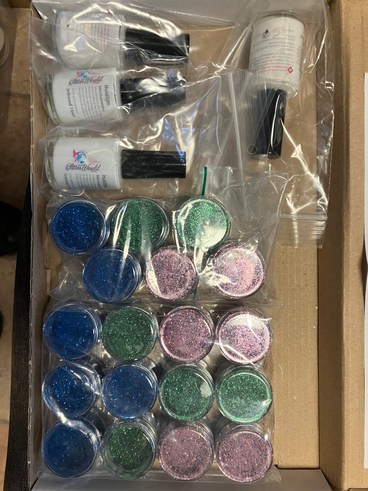 Huidlijm en glitterpoeder in 3 verschillende kleuren, Ophalen of Verzenden, Nieuw