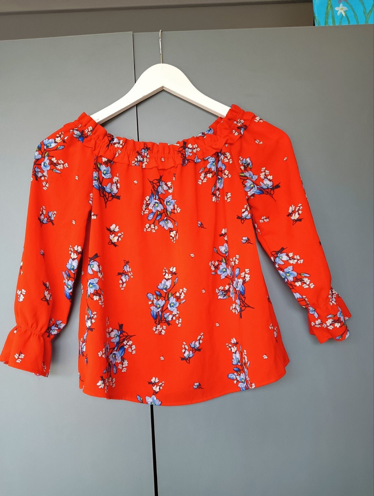 Felrode off shoulder blouse mt 34, blauwe bloemen print, Meerkleurig, H&M Divided, Ophalen of Verzenden, Zo goed als nieuw